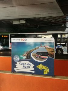 tablica z reklamą autobusu 403
